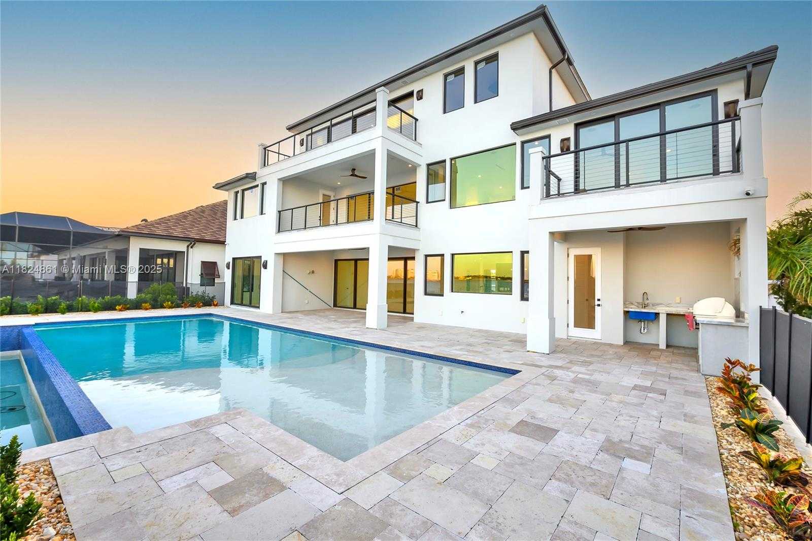 Small Image of 5735 RIVERSIDE DR, Cape Coral Number 20