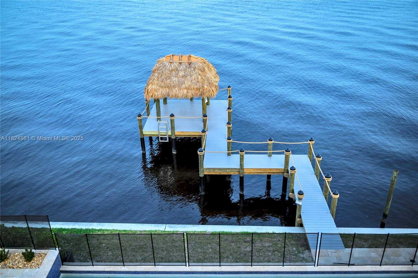 Small Image of 5735 RIVERSIDE DR, Cape Coral Number 22