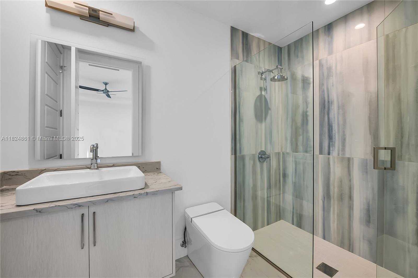 Small Image of 5735 RIVERSIDE DR, Cape Coral Number 26