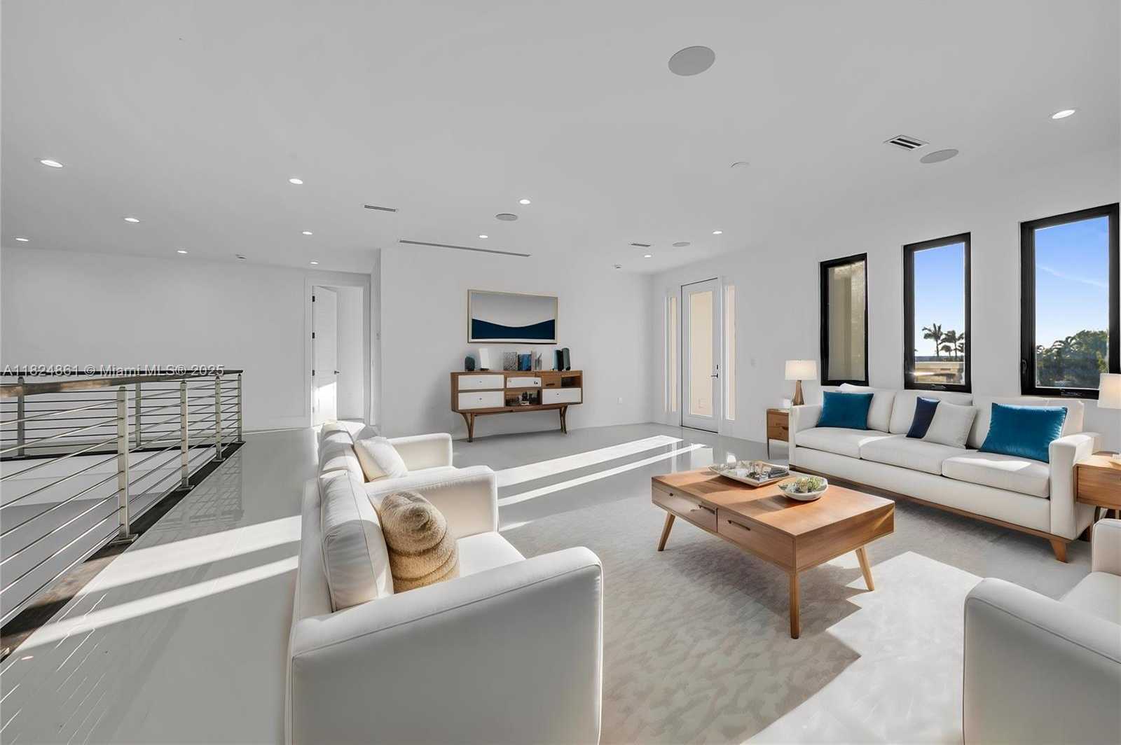 Small Image of 5735 RIVERSIDE DR, Cape Coral Number 30