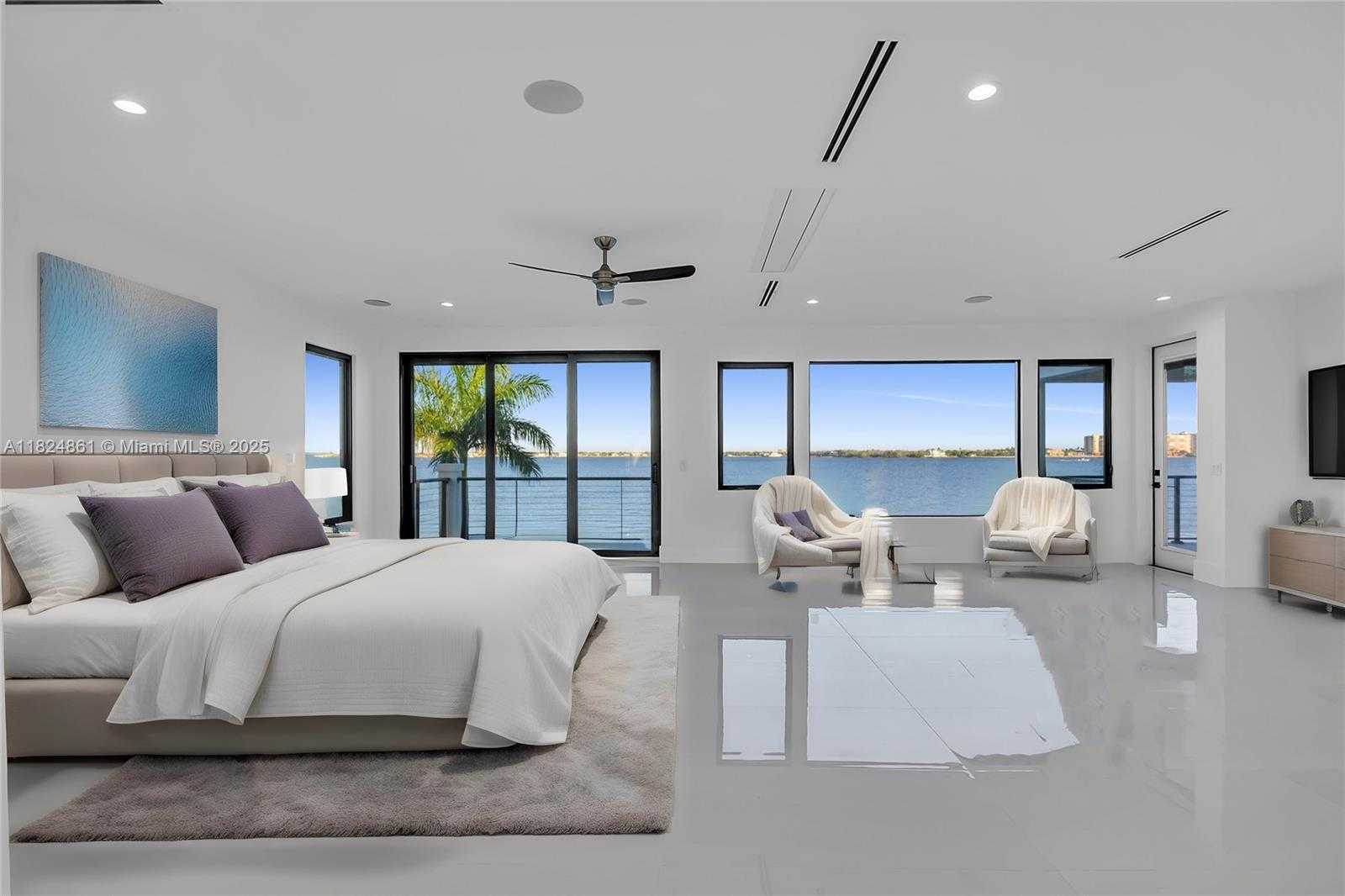 Small Image of 5735 RIVERSIDE DR, Cape Coral Number 31