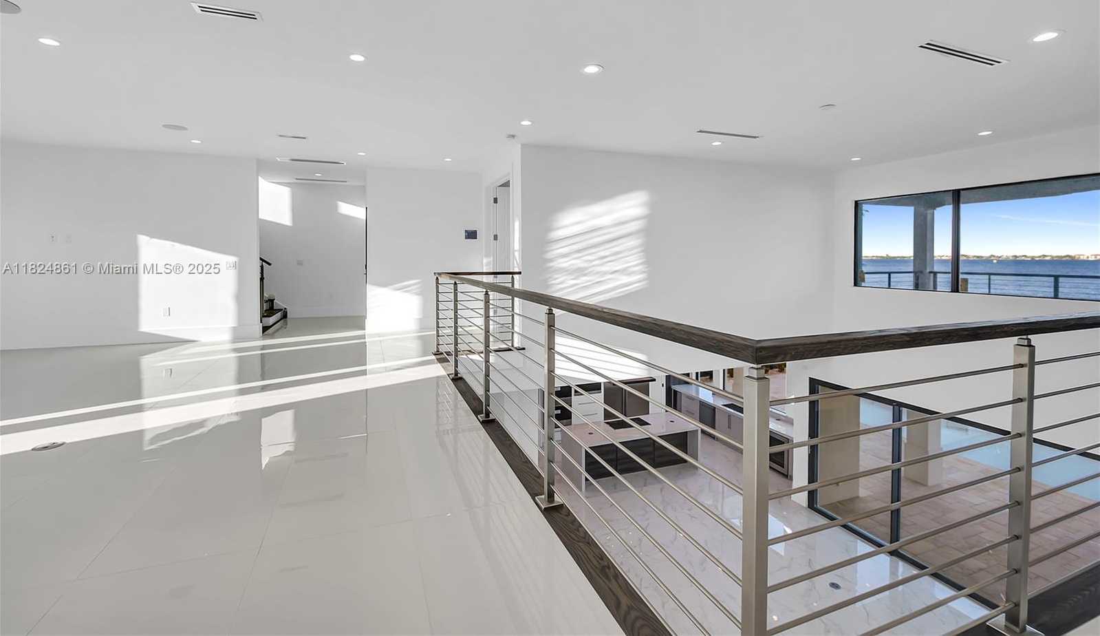 Small Image of 5735 RIVERSIDE DR, Cape Coral Number 34