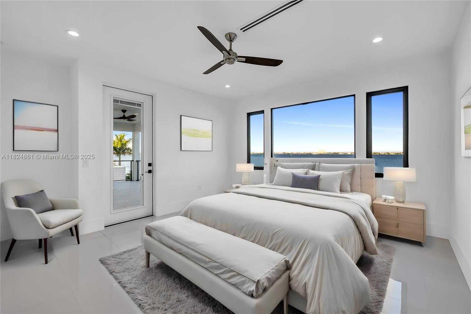 Small Image of 5735 RIVERSIDE DR, Cape Coral Number 42