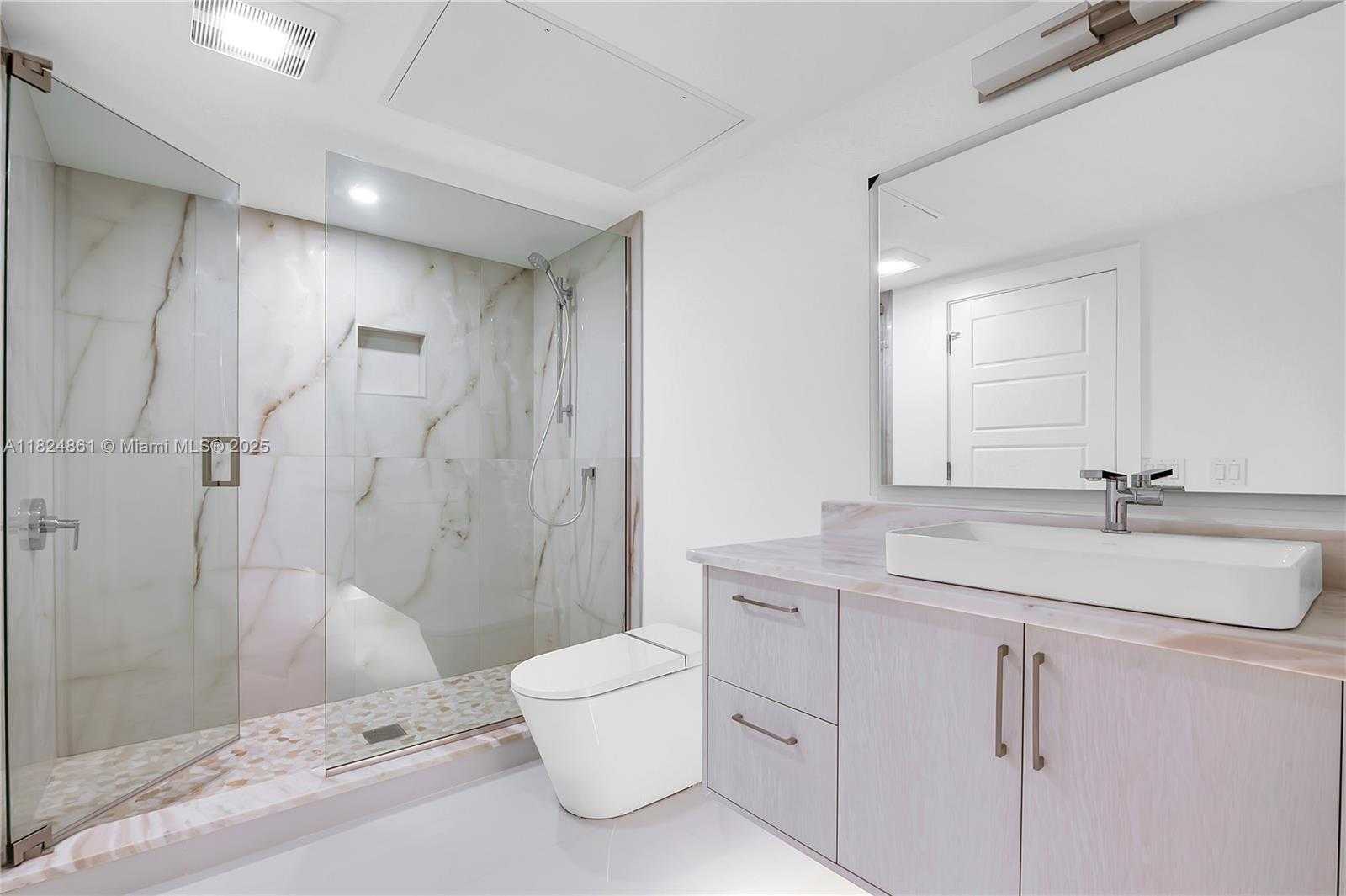 Small Image of 5735 RIVERSIDE DR, Cape Coral Number 44