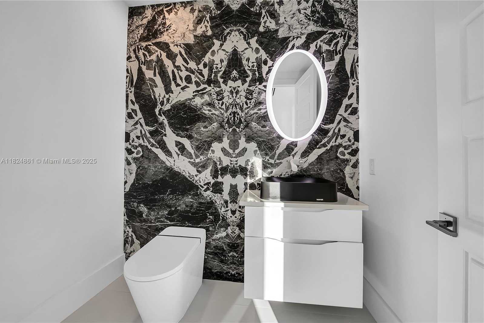 Small Image of 5735 RIVERSIDE DR, Cape Coral Number 46