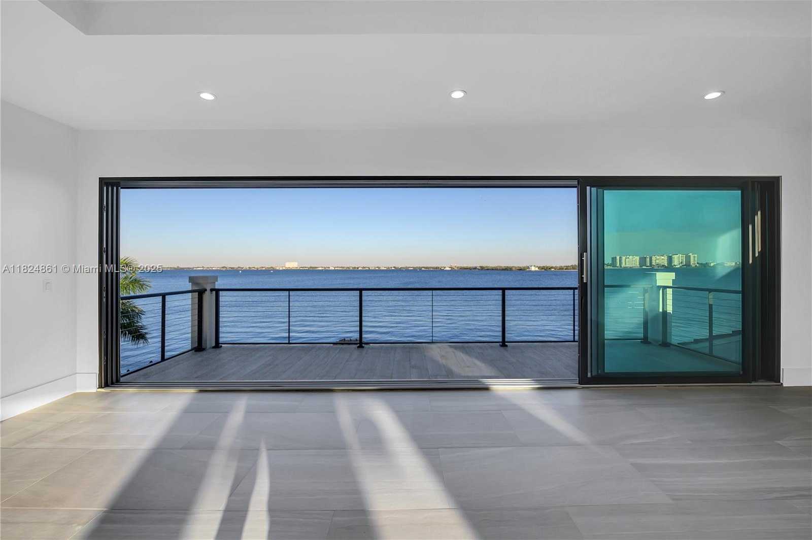 Small Image of 5735 RIVERSIDE DR, Cape Coral Number 48