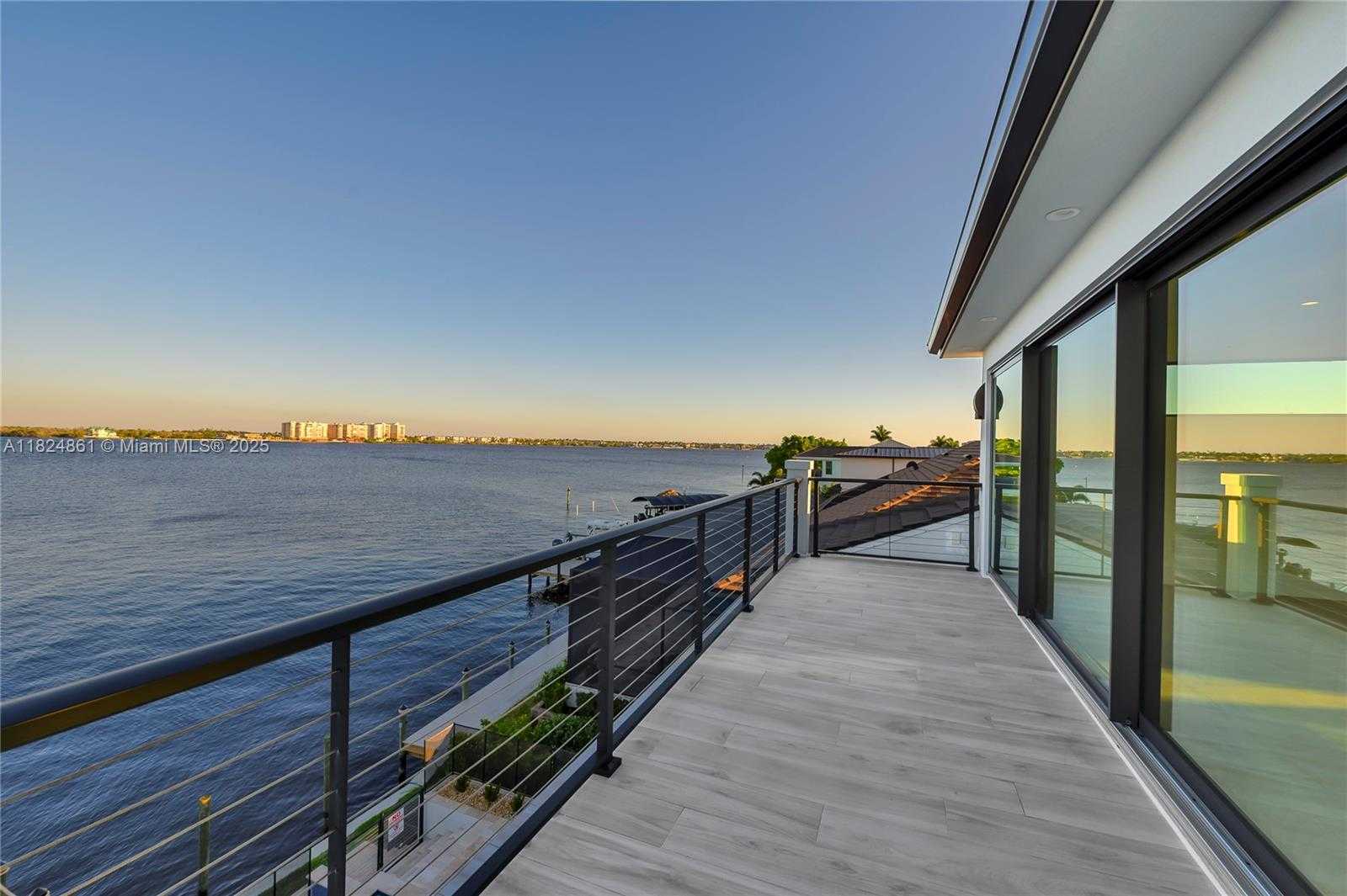 Small Image of 5735 RIVERSIDE DR, Cape Coral Number 50