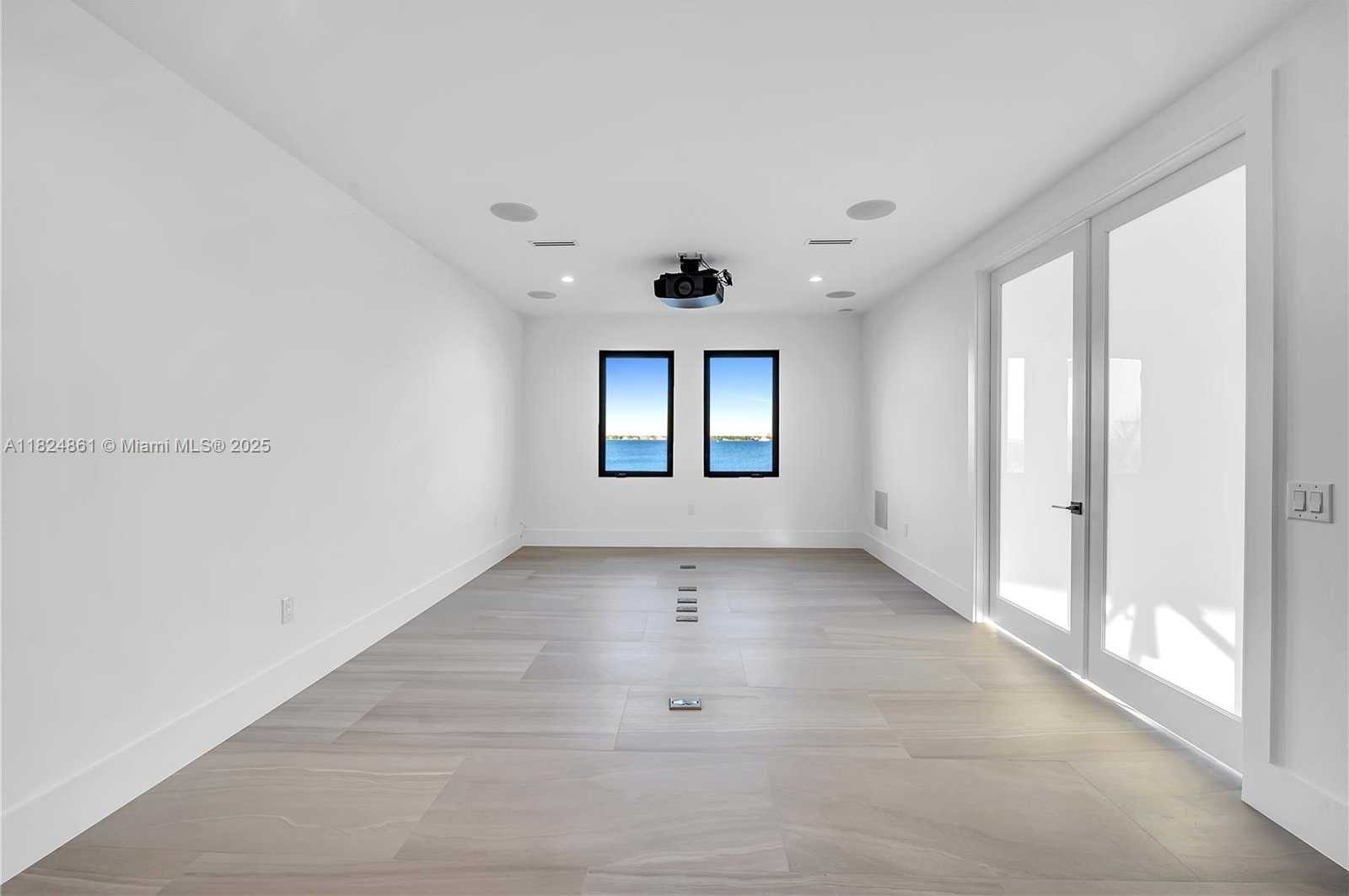 Small Image of 5735 RIVERSIDE DR, Cape Coral Number 51