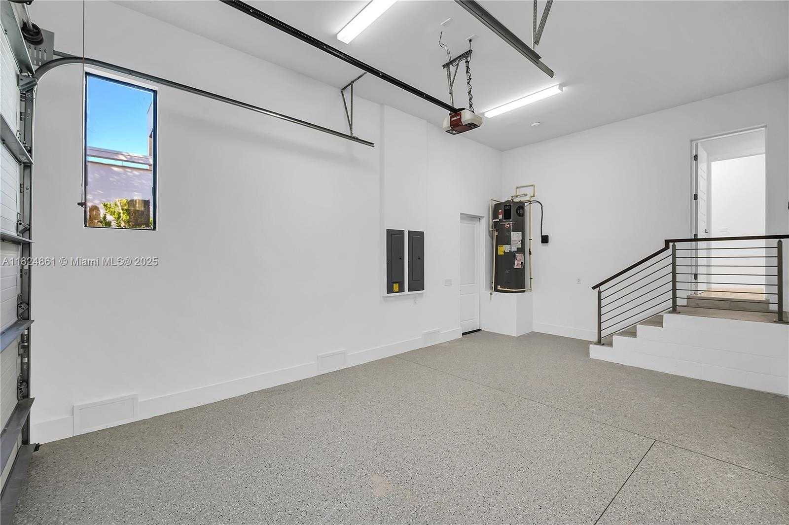 Small Image of 5735 RIVERSIDE DR, Cape Coral Number 57