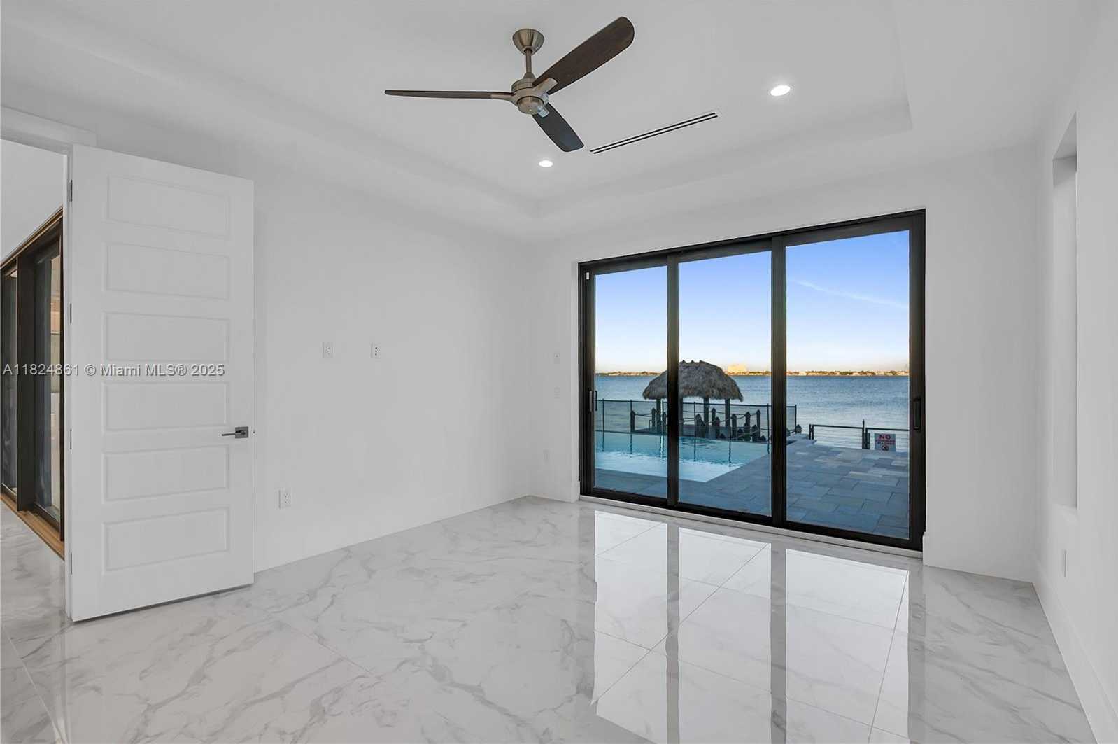 Small Image of 5735 RIVERSIDE DR, Cape Coral Number 64