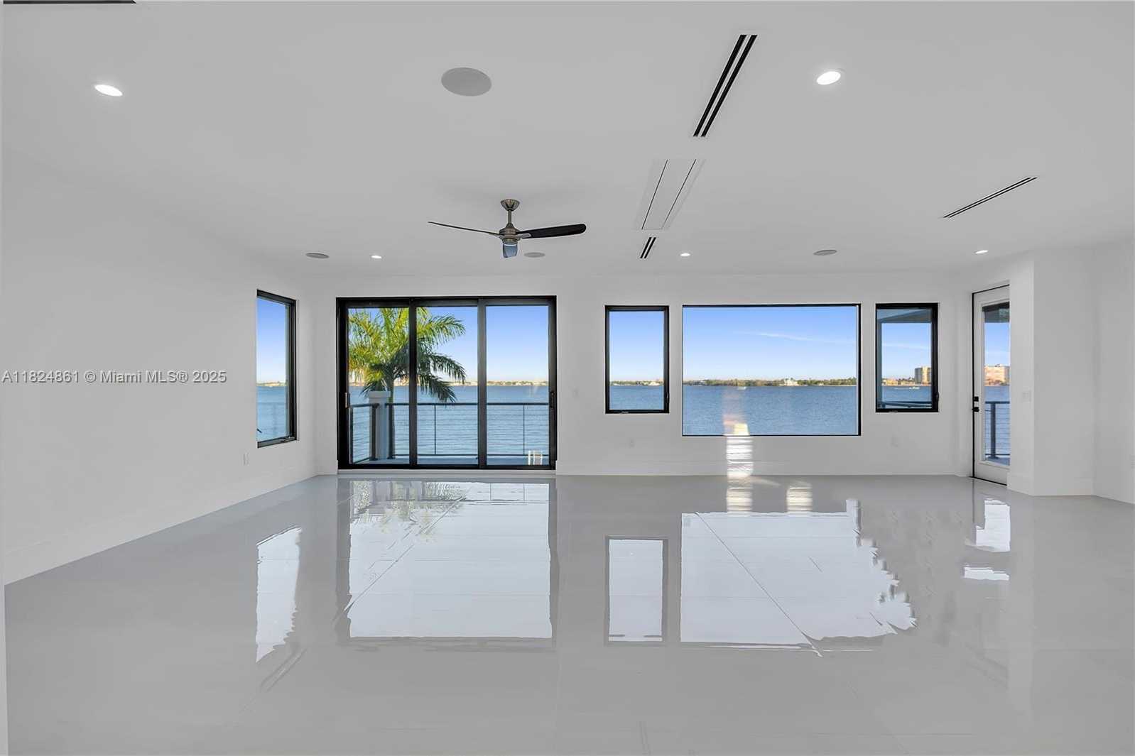 Small Image of 5735 RIVERSIDE DR, Cape Coral Number 69