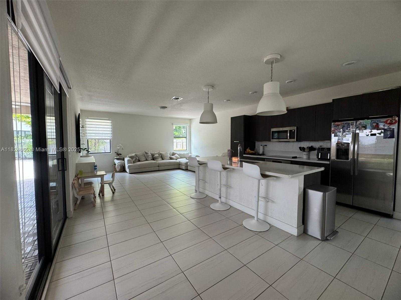 Small Image of 10240 NORTH WEST 76TH TER, Doral Number 5