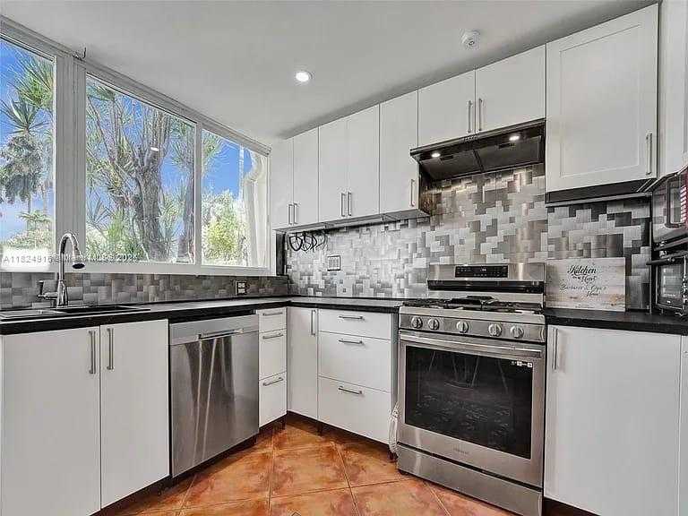 Small Image of 1607 MOFFETT ST, Hollywood Number 2