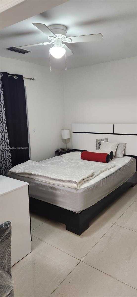 Small Image of 1607 MOFFETT ST, Hollywood Number 7