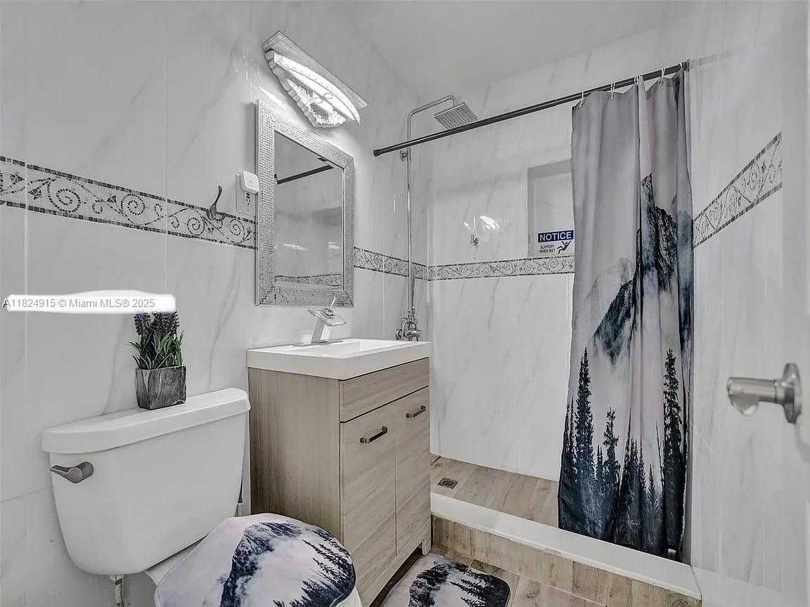 Small Image of 1607 MOFFETT ST, Hollywood Number 9