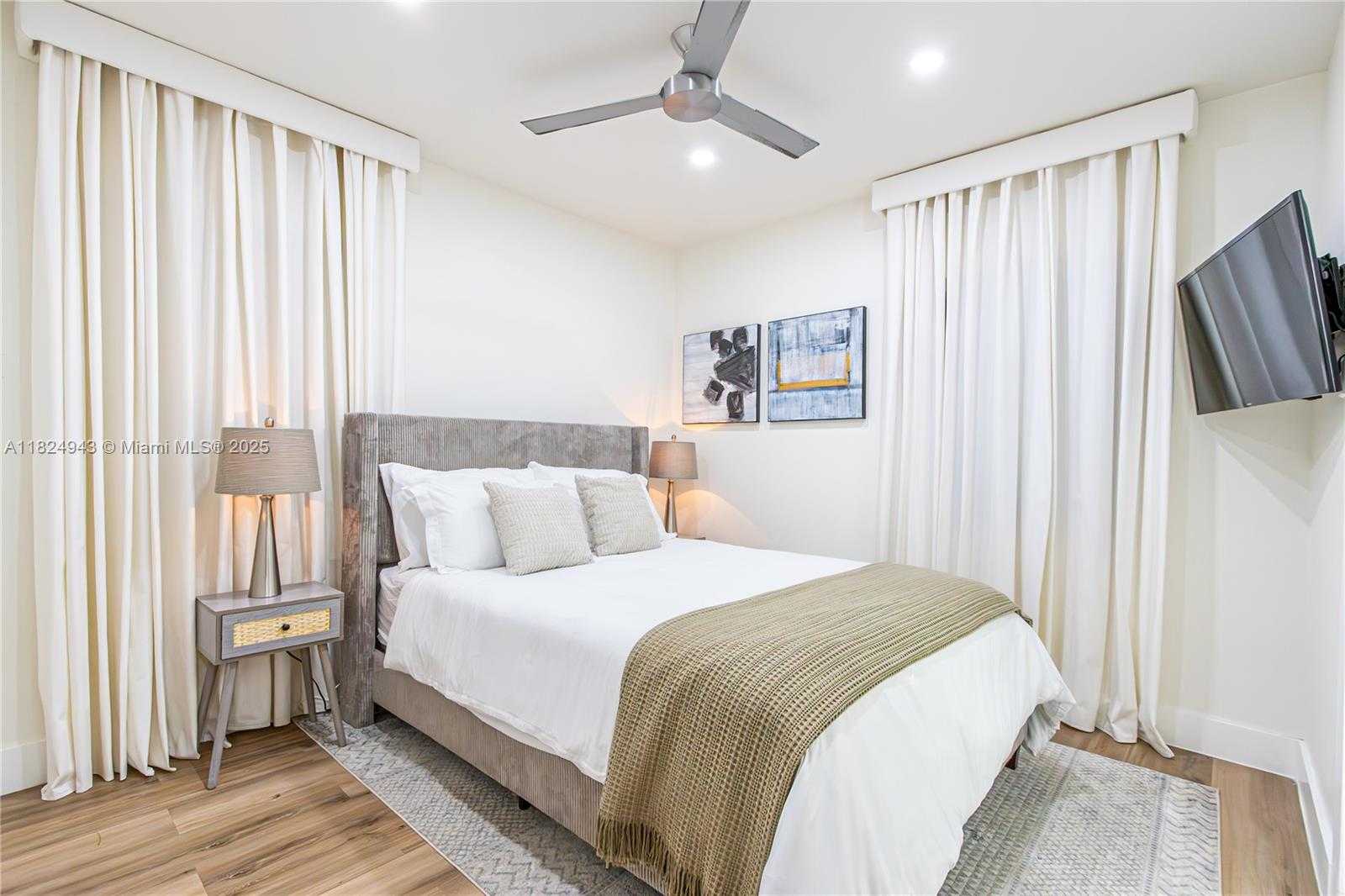 Small Image of 532 NORTH WEST 100TH ST, Miami Number 14