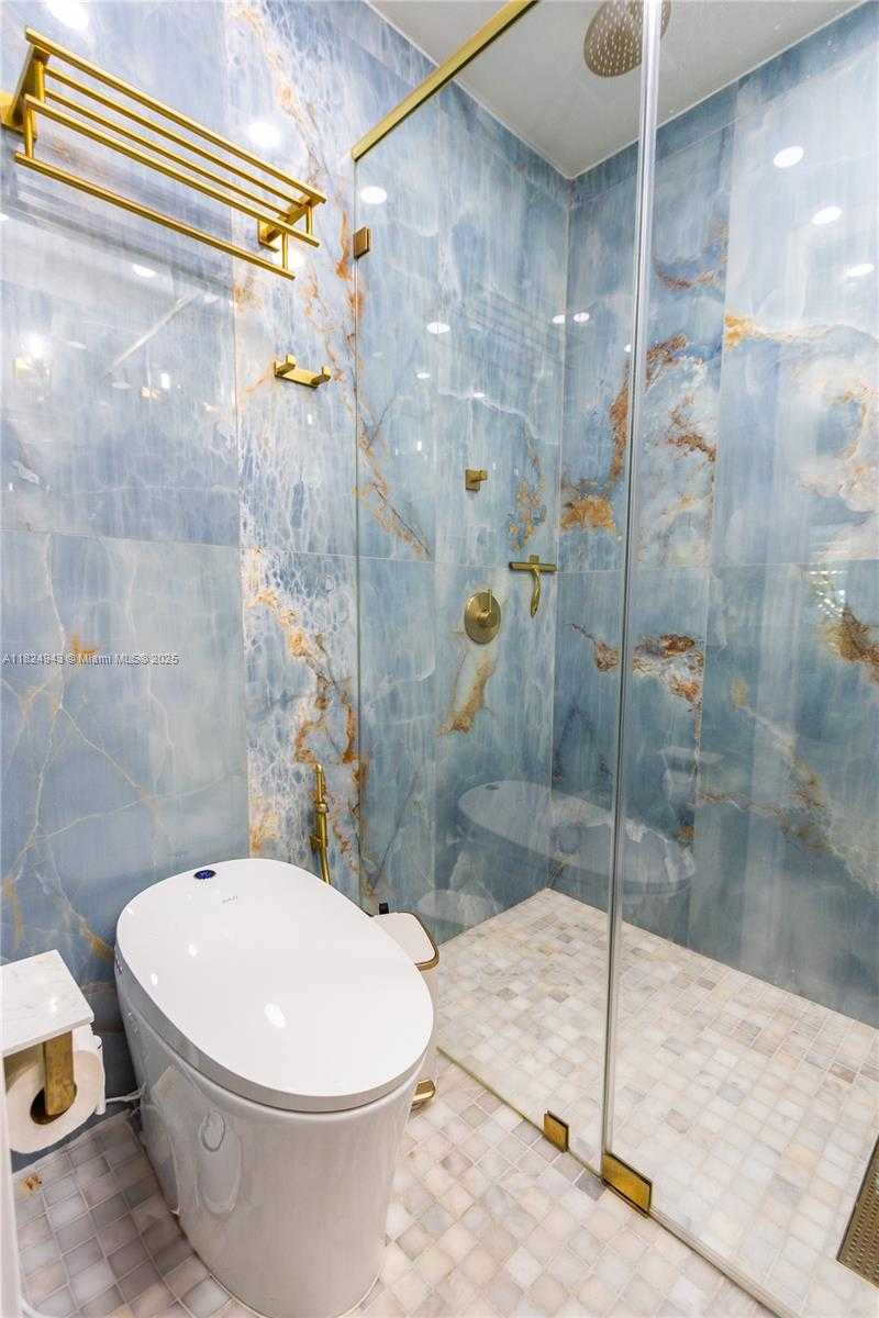 Small Image of 532 NORTH WEST 100TH ST, Miami Number 27