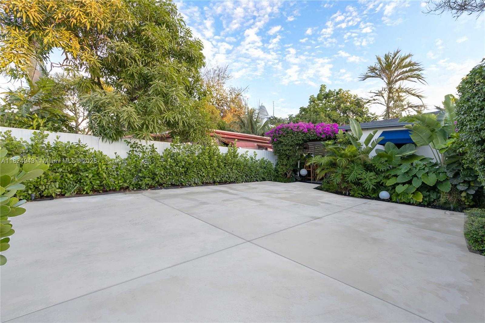 Small Image of 532 NORTH WEST 100TH ST, Miami Number 34