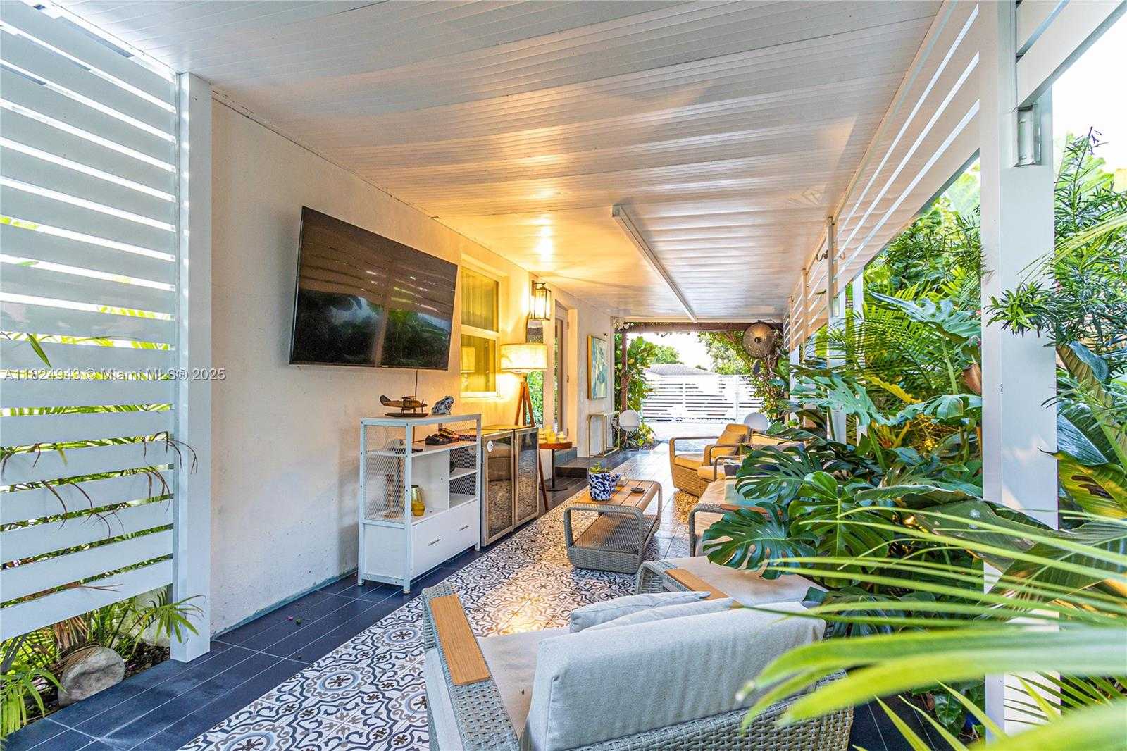 Small Image of 532 NORTH WEST 100TH ST, Miami Number 41