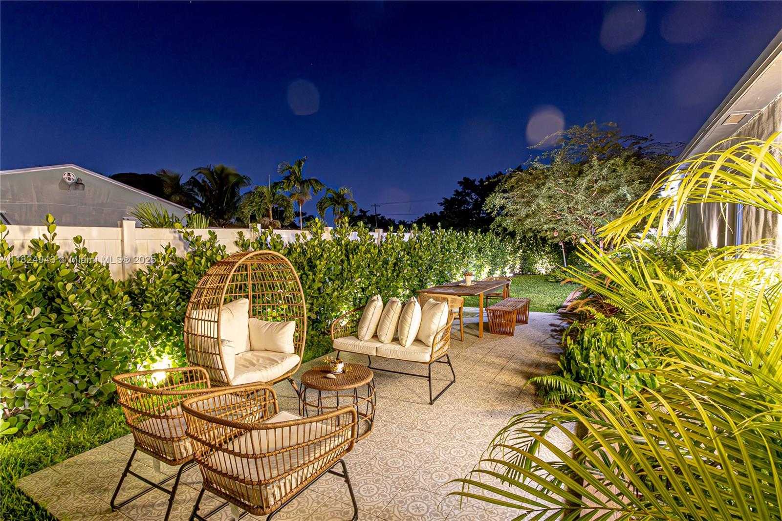 Small Image of 532 NORTH WEST 100TH ST, Miami Number 44