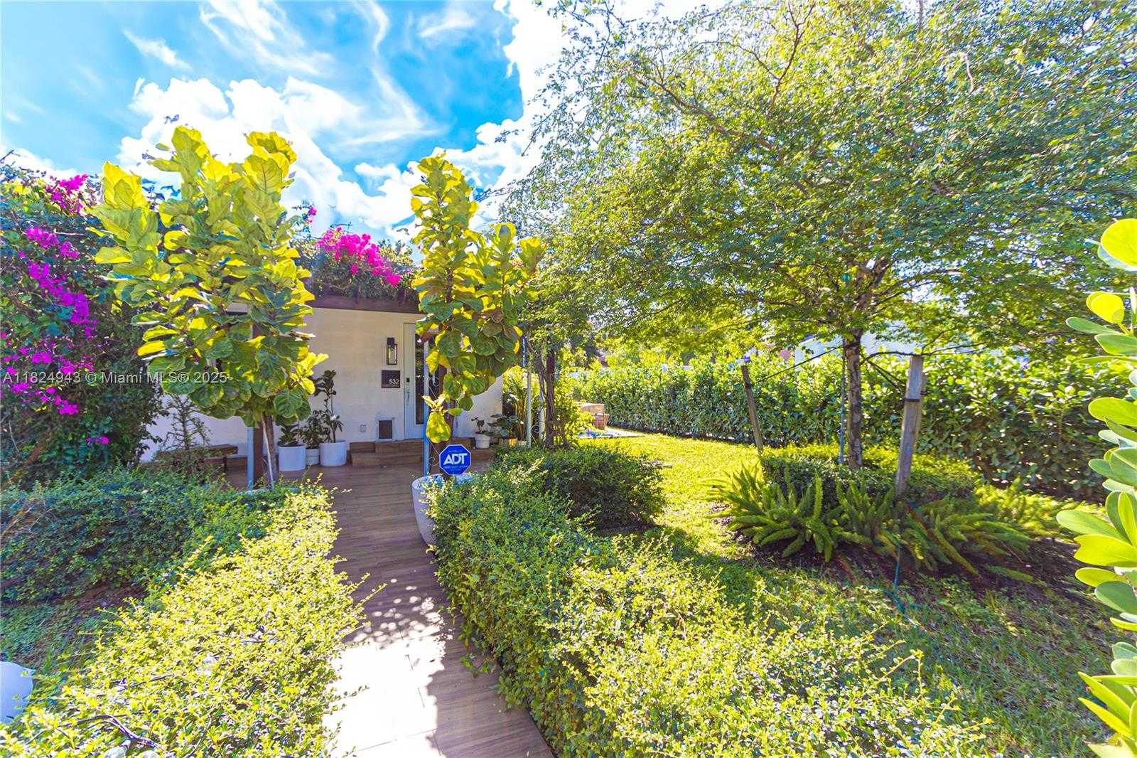 Small Image of 532 NORTH WEST 100TH ST, Miami Number 5