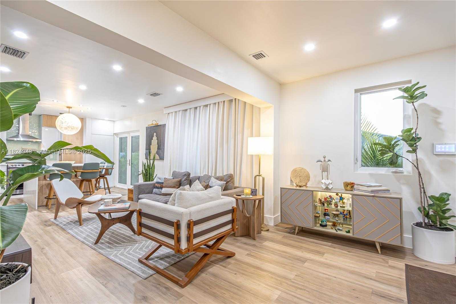 Small Image of 532 NORTH WEST 100TH ST, Miami Number 6