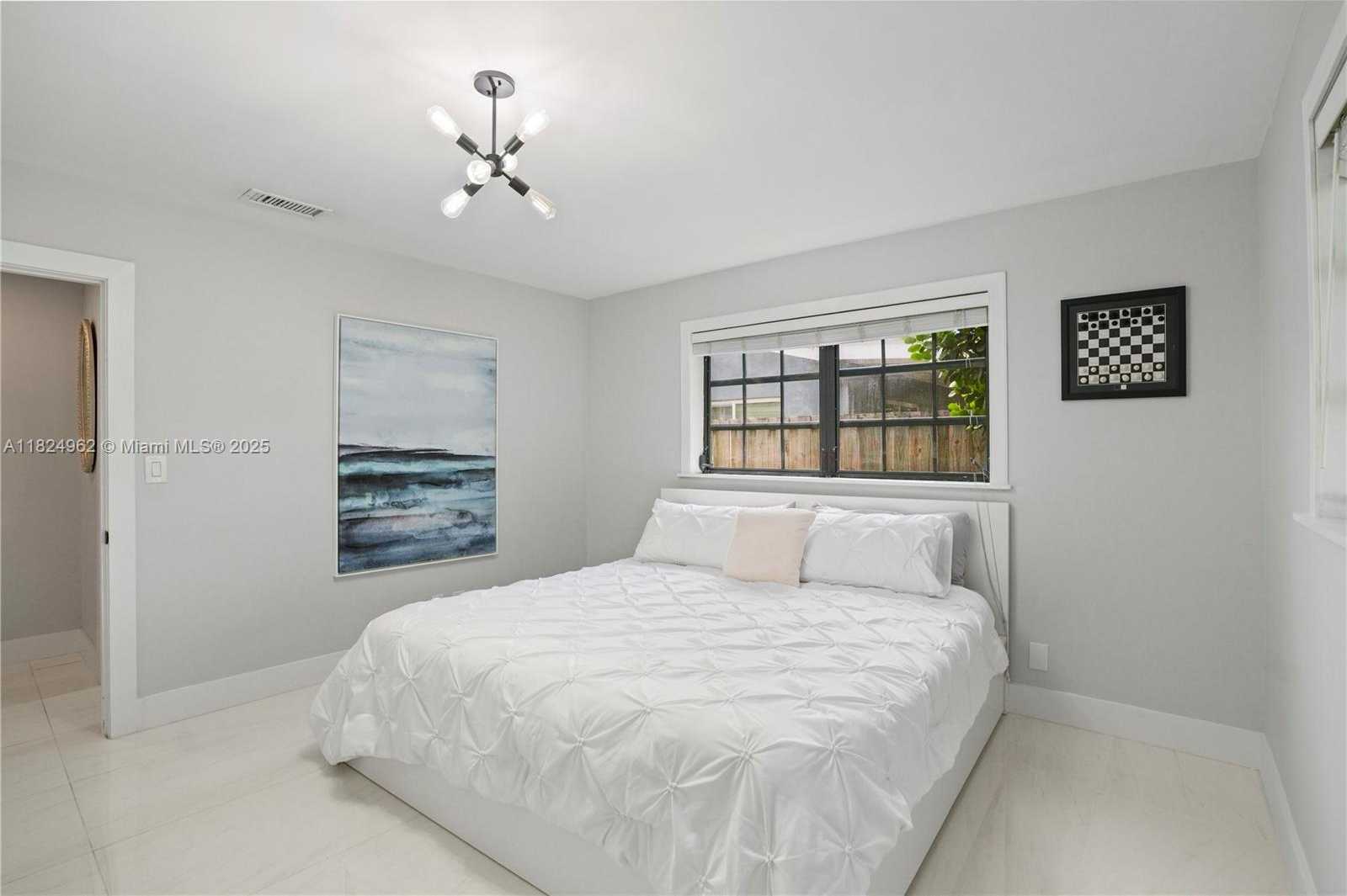 Small Image of 5613 MADISON ST, Hollywood Number 19