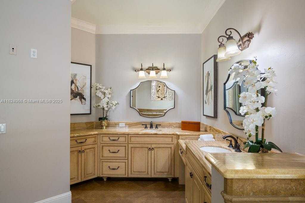 Small Image of 2211 AZALEA PL, Winter Park Number 22