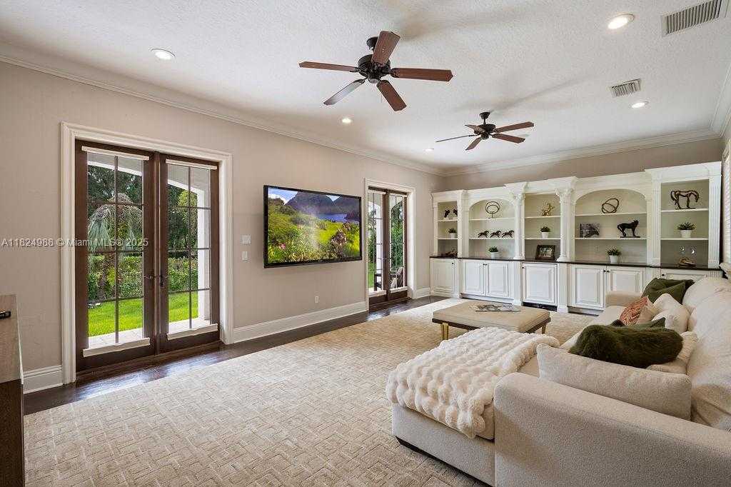 Small Image of 2211 AZALEA PL, Winter Park Number 35
