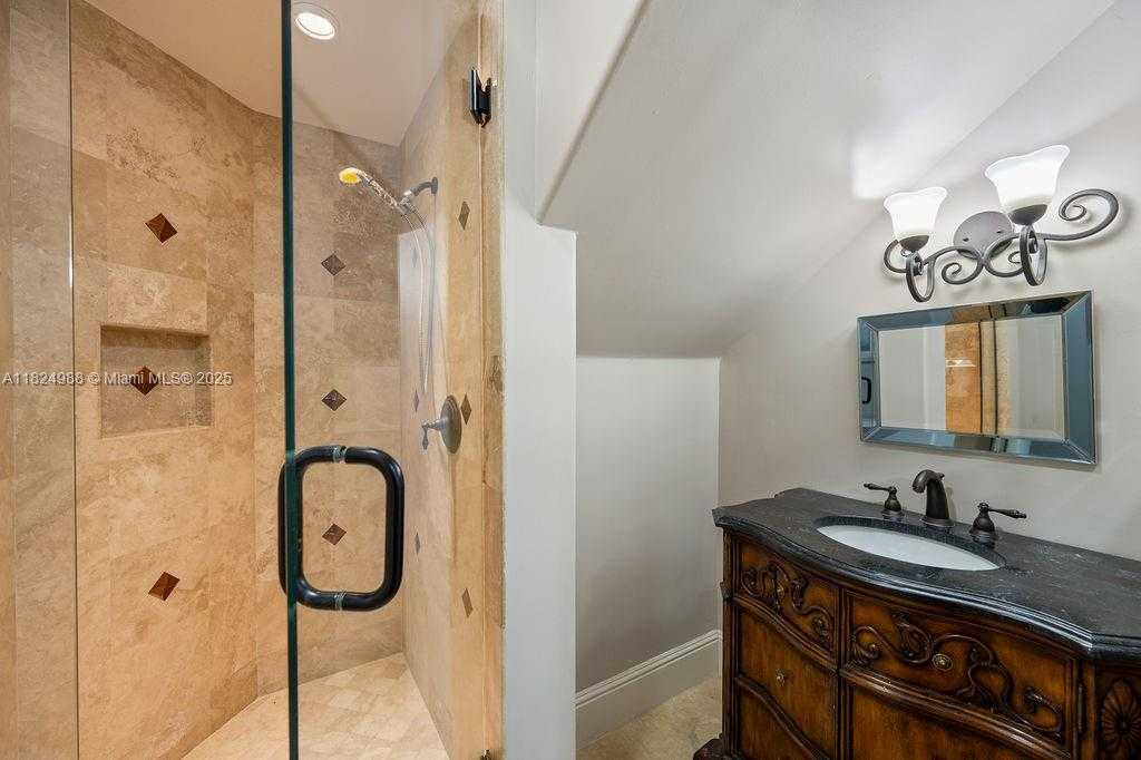 Small Image of 2211 AZALEA PL, Winter Park Number 39