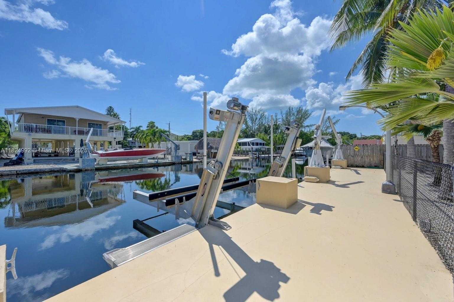 Small Image of 239 LOWER MATECUMBE RD, Key Largo Number 11