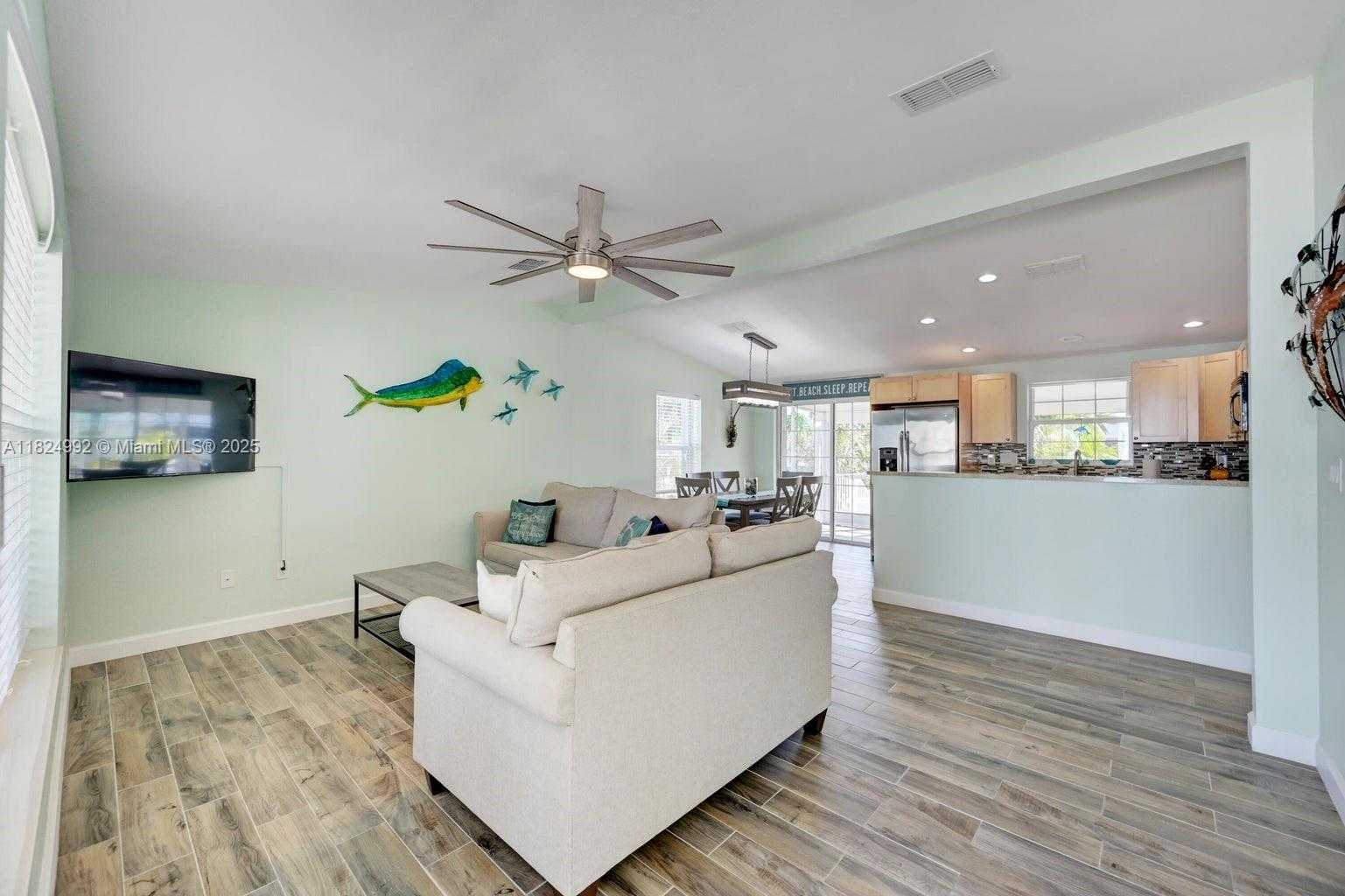 Small Image of 239 LOWER MATECUMBE RD, Key Largo Number 15