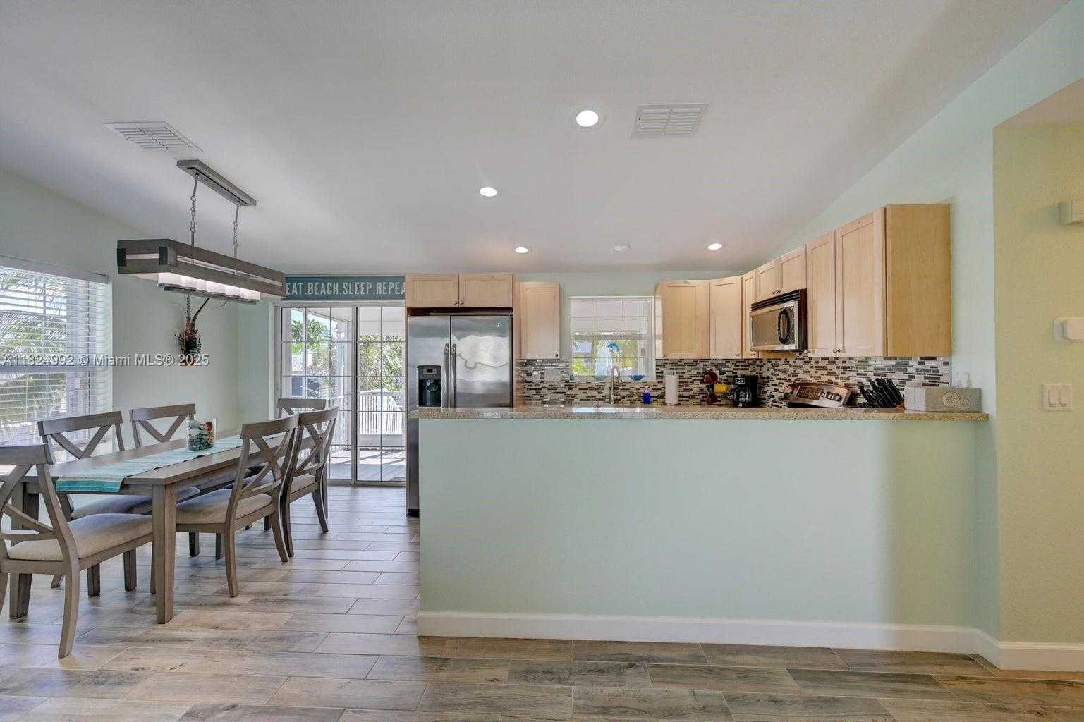 Small Image of 239 LOWER MATECUMBE RD, Key Largo Number 22