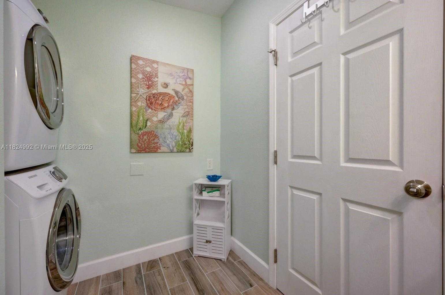Small Image of 239 LOWER MATECUMBE RD, Key Largo Number 29