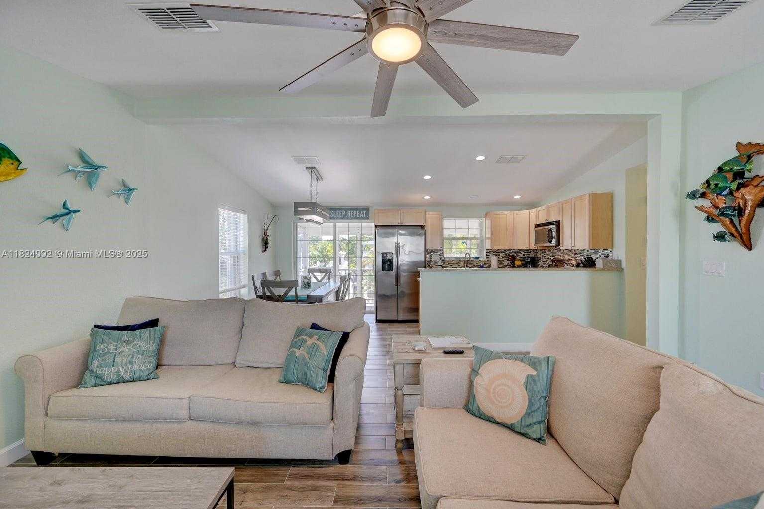 Small Image of 239 LOWER MATECUMBE RD, Key Largo Number 4