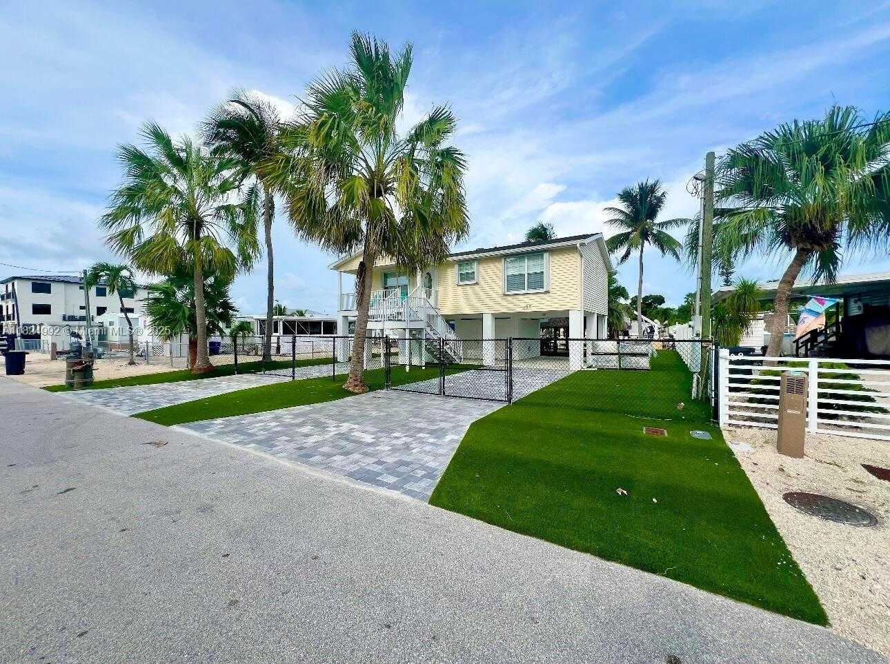 Small Image of 239 LOWER MATECUMBE RD, Key Largo Number 40