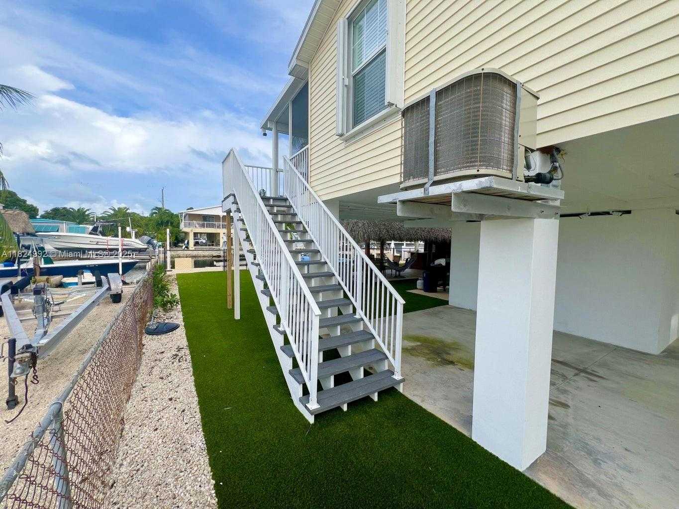 Small Image of 239 LOWER MATECUMBE RD, Key Largo Number 44