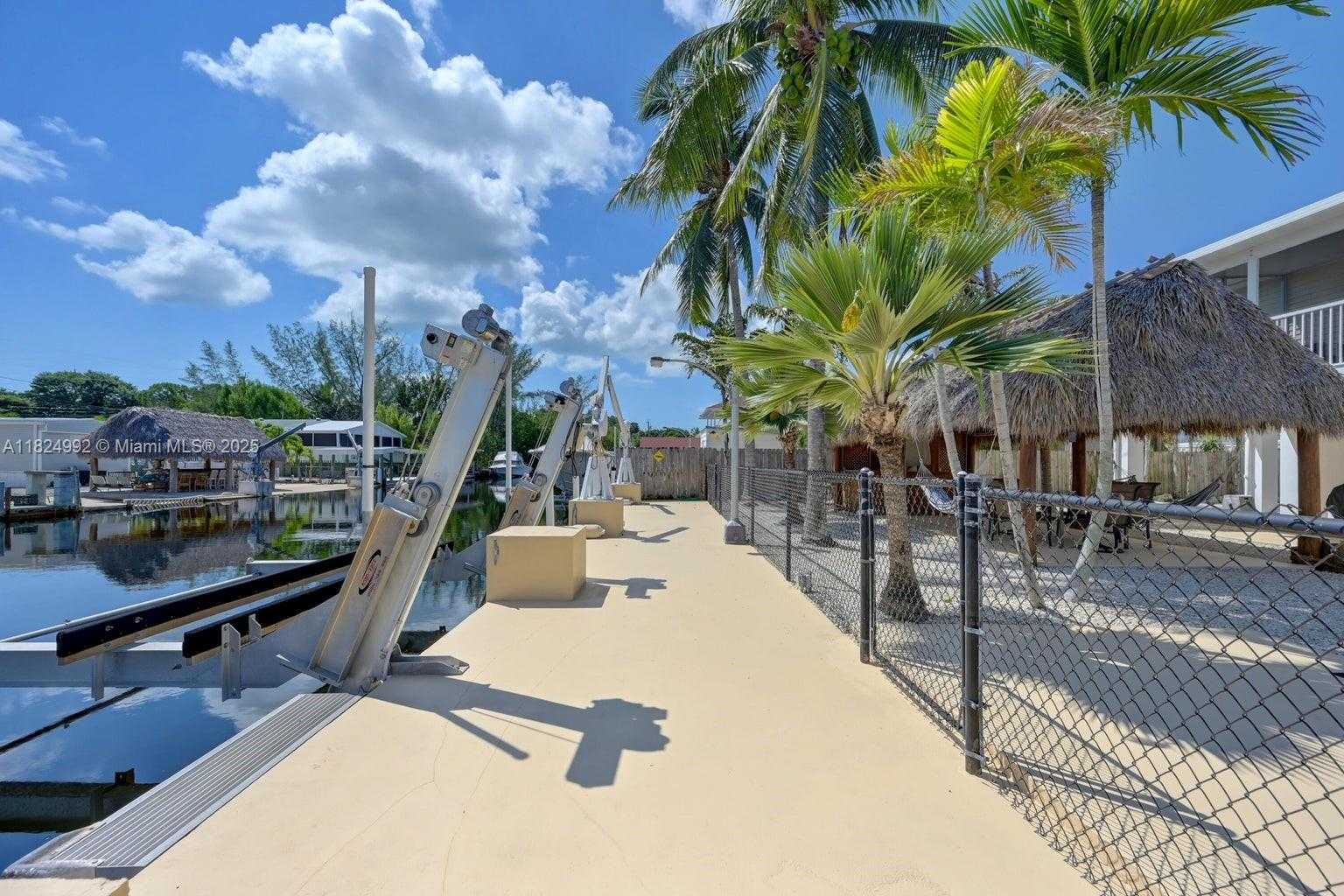 Small Image of 239 LOWER MATECUMBE RD, Key Largo Number 49