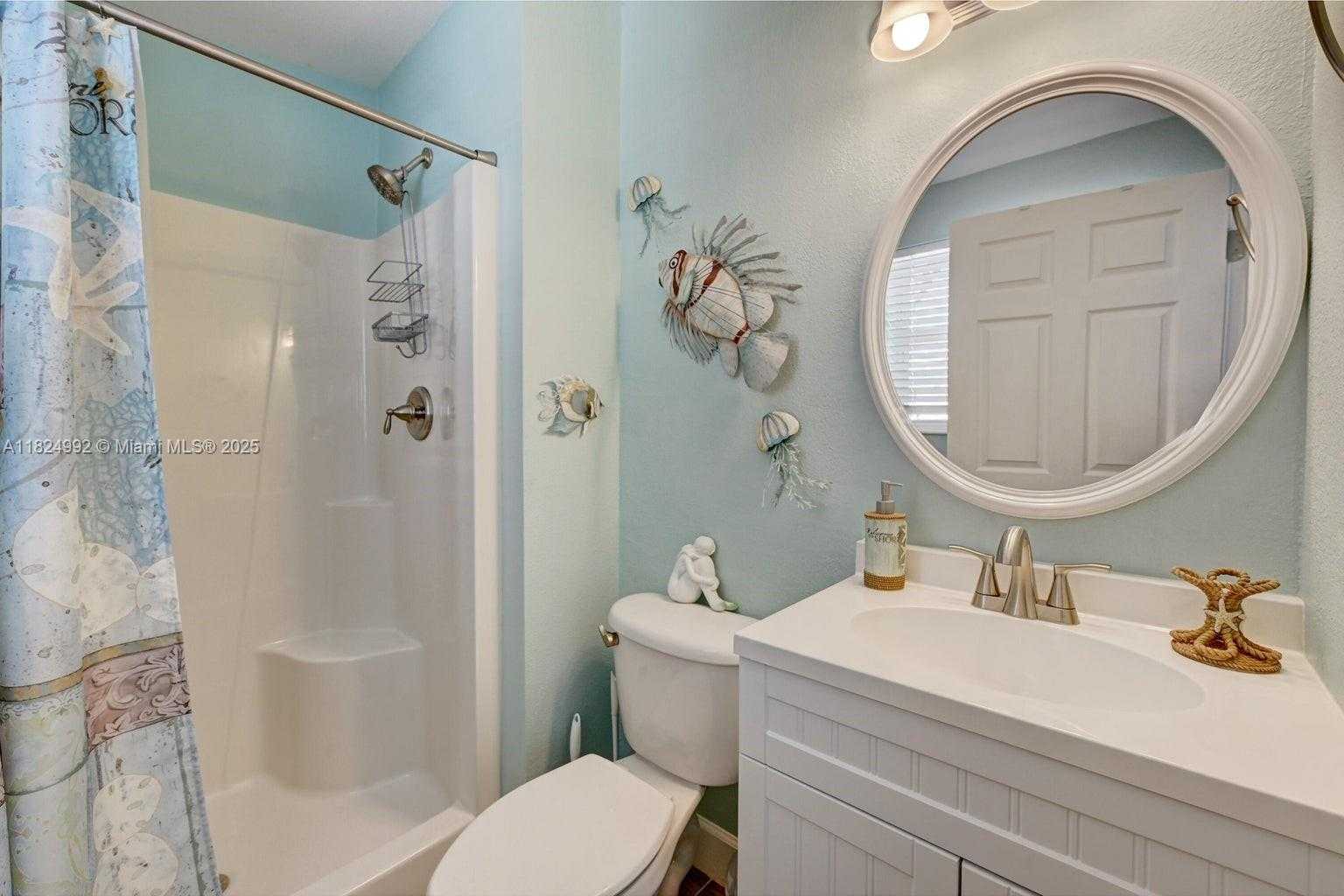 Small Image of 239 LOWER MATECUMBE RD, Key Largo Number 5