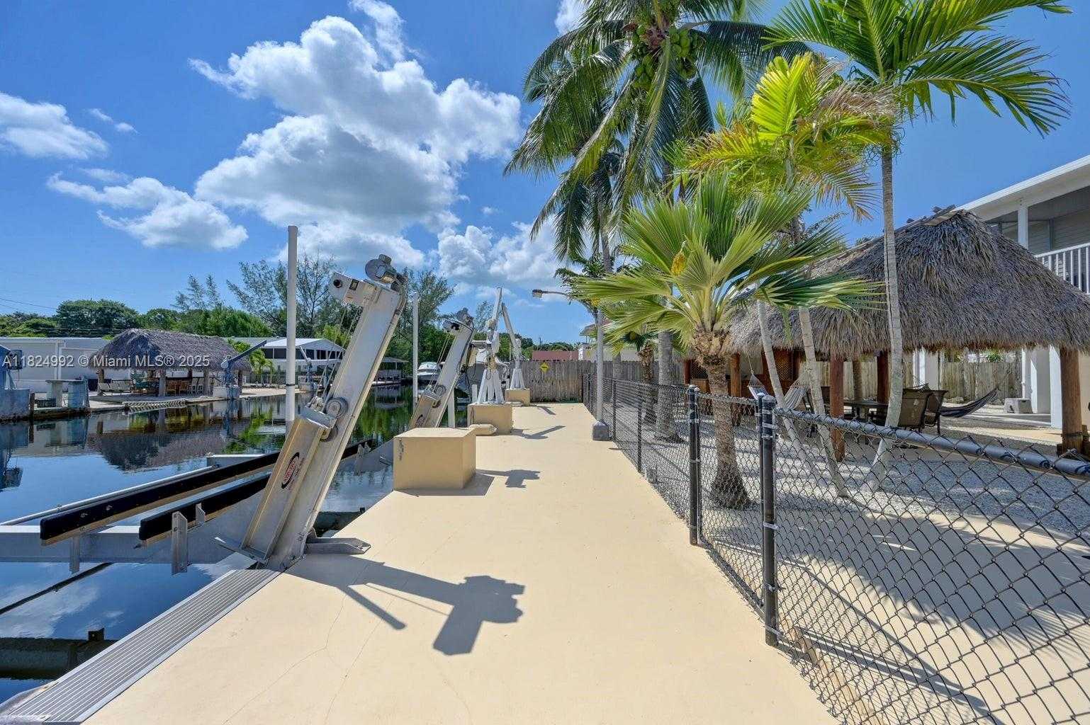 Small Image of 239 LOWER MATECUMBE RD, Key Largo Number 50