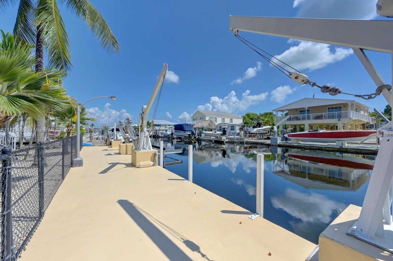 Small Image of 239 LOWER MATECUMBE RD, Key Largo Number 51