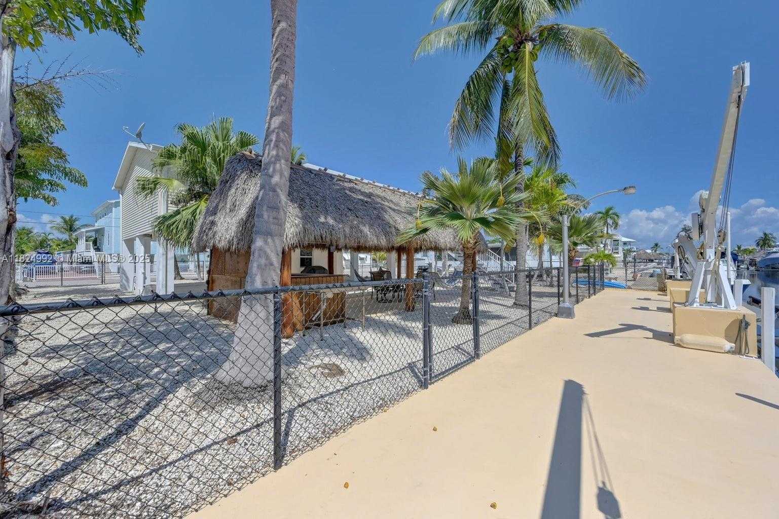 Small Image of 239 LOWER MATECUMBE RD, Key Largo Number 52