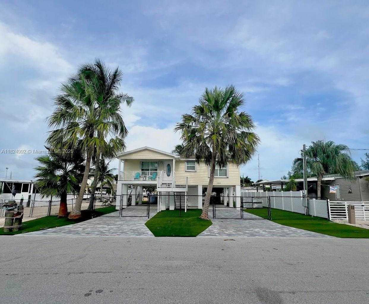 Small Image of 239 LOWER MATECUMBE RD, Key Largo Number 69