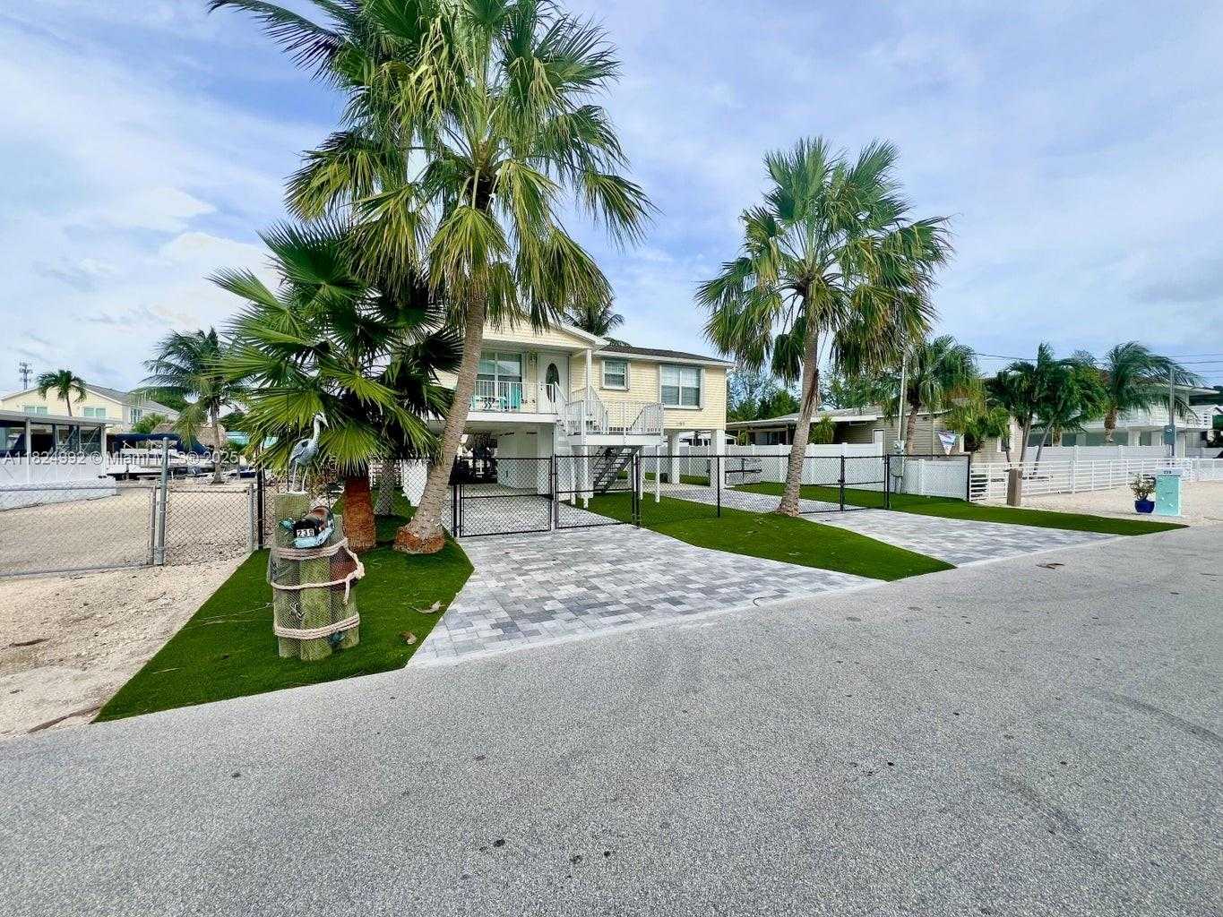 Small Image of 239 LOWER MATECUMBE RD, Key Largo Number 70