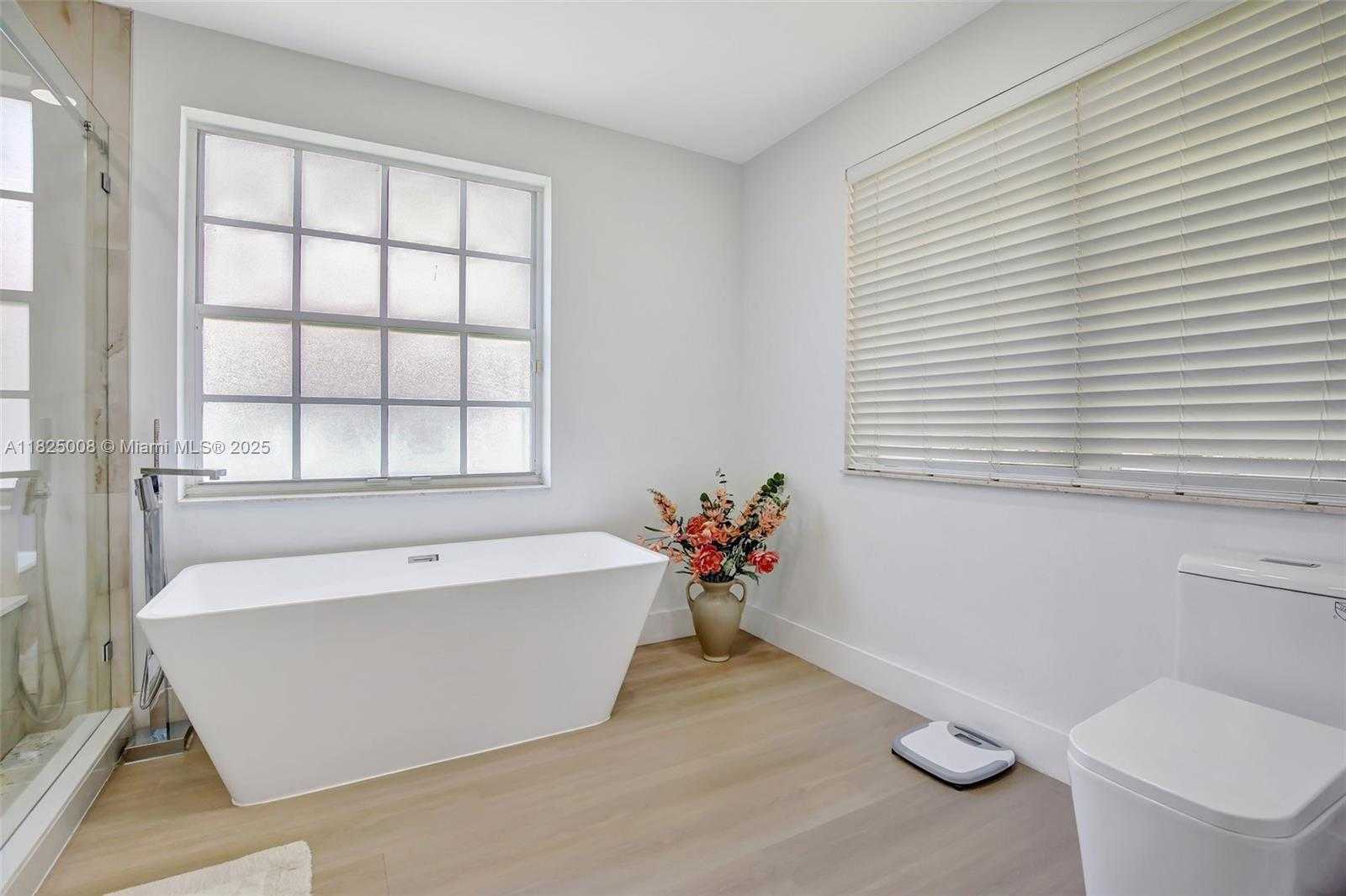 Small Image of 676 NORTH WEST 133RD DR, Plantation Number 35