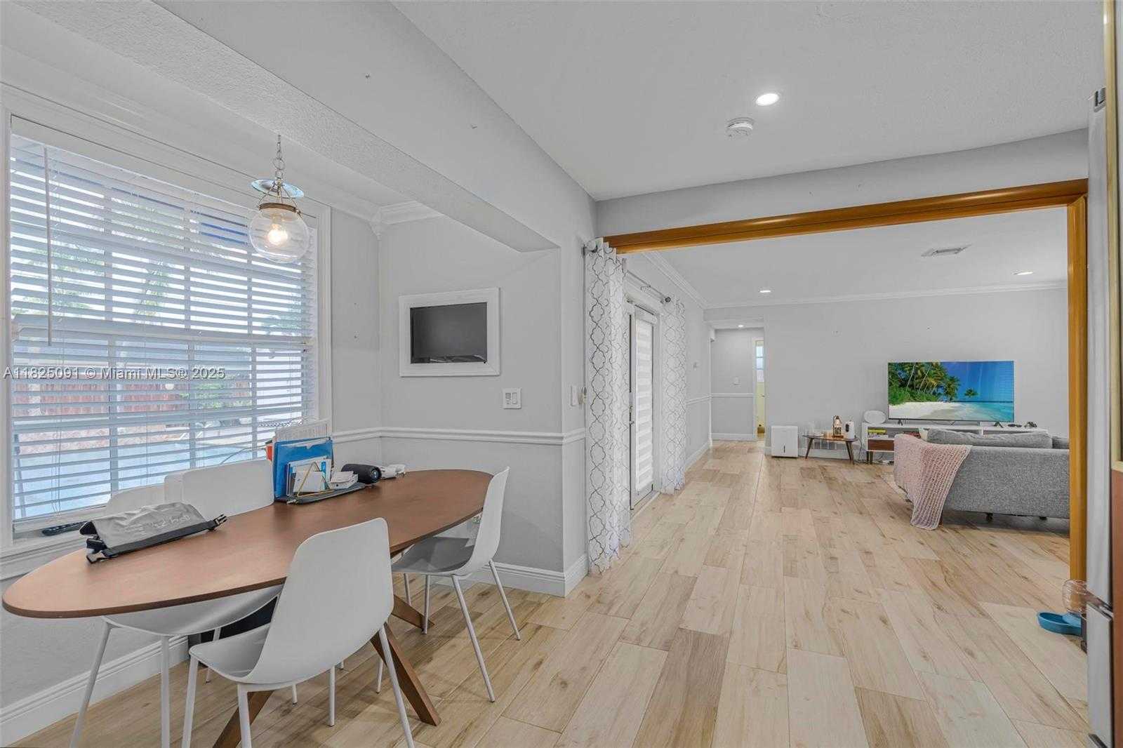 Small Image of 9400 CARIBBEAN BLVD, Cutler Bay Number 31