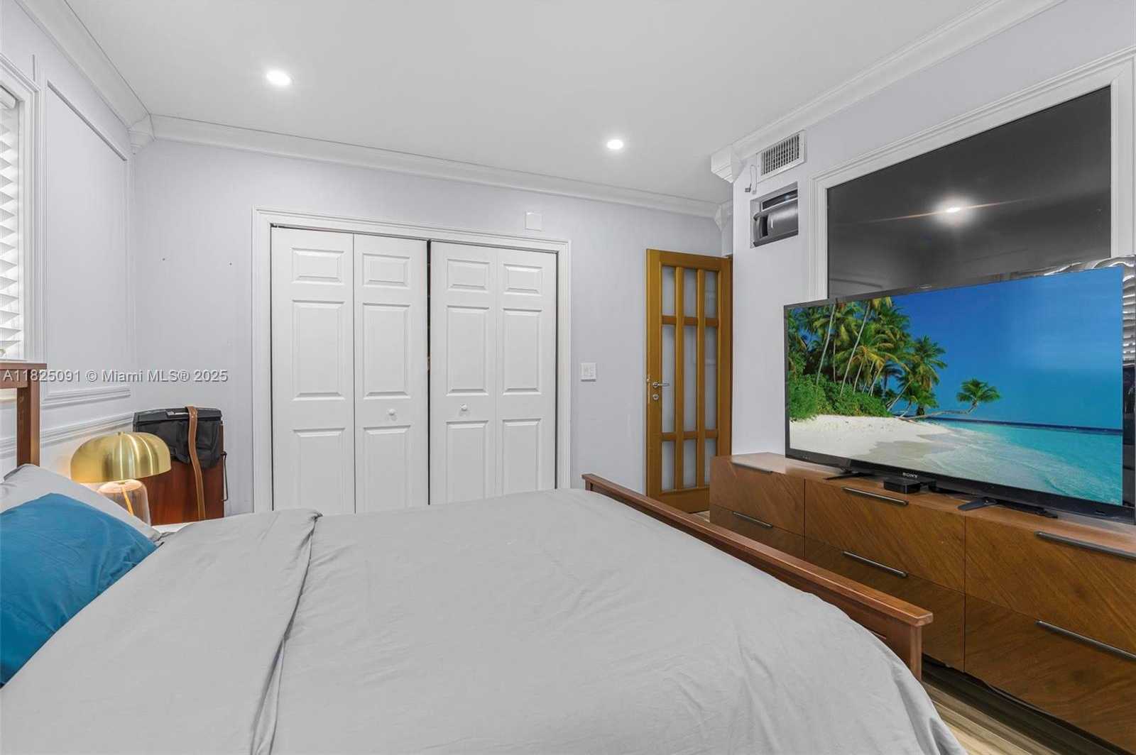 Small Image of 9400 CARIBBEAN BLVD, Cutler Bay Number 33