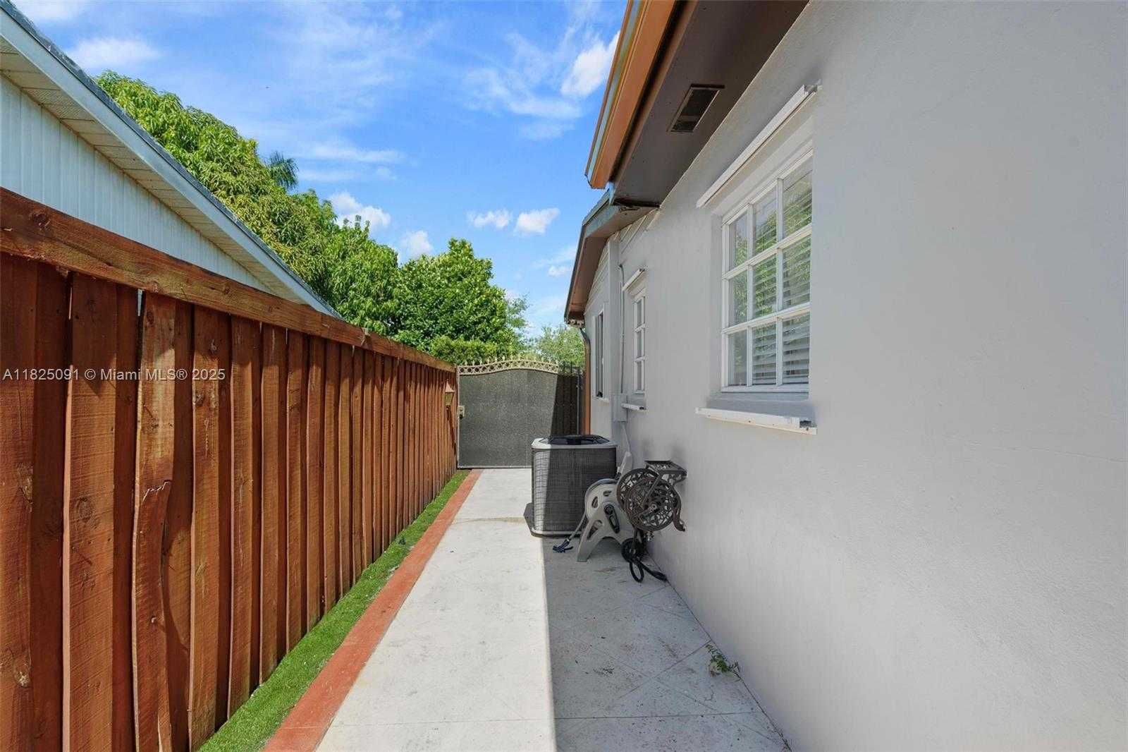 Small Image of 9400 CARIBBEAN BLVD, Cutler Bay Number 9