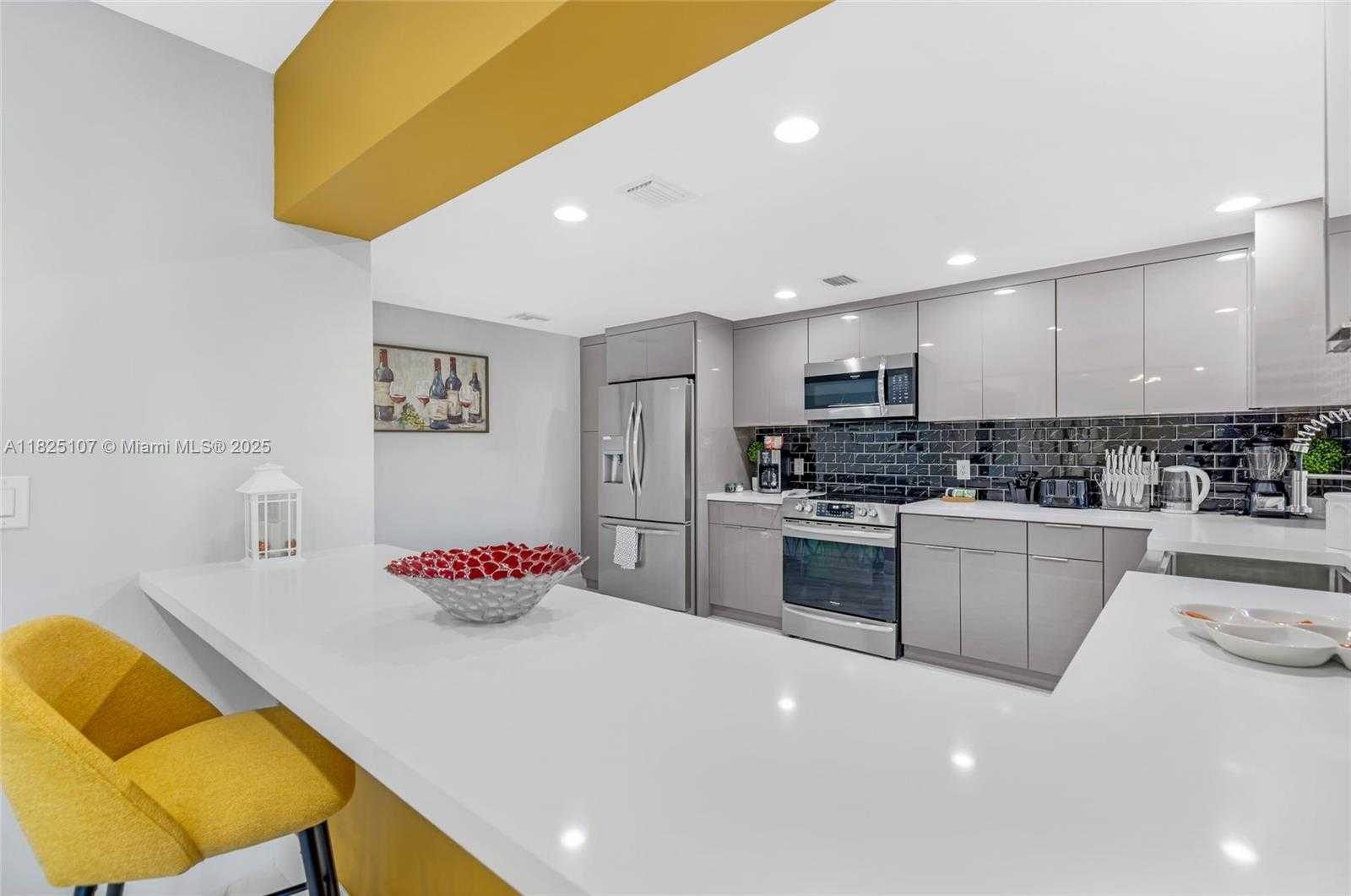 Small Image of 6600 NORTH EAST 20TH WAY, Fort Lauderdale Number 17