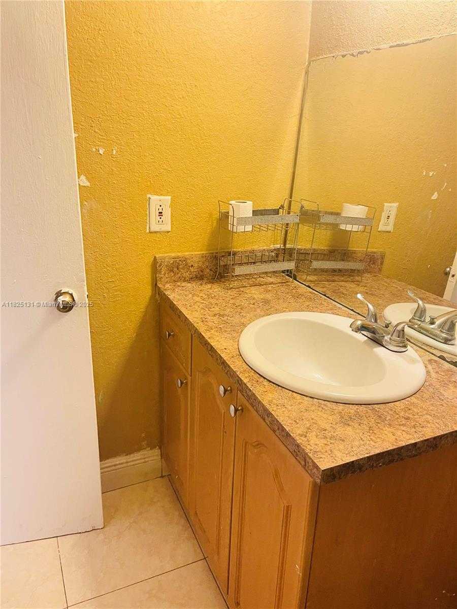 Small Image of 1905 NORTH WEST 155TH ST, Miami Gardens Number 11